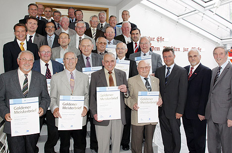 468-m35-Goldene-Meister-aus-dem-Kreis 468-m35-Goldene-Meister-aus-dem-Kreis