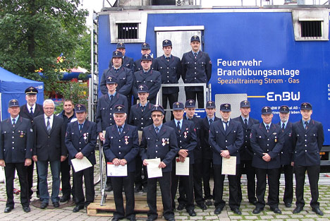 wpid-468-2Feuerwehrkameraden-befoerdert-und-geehrt-2011-08-16-21-07.jpg