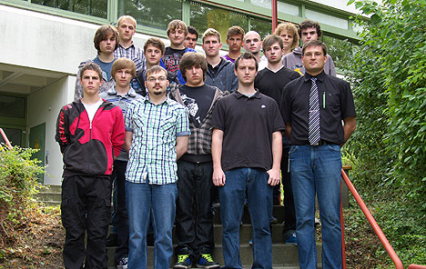 16 Azubis treten beim Bund an