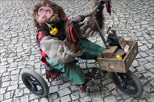 Electric Circus Mono