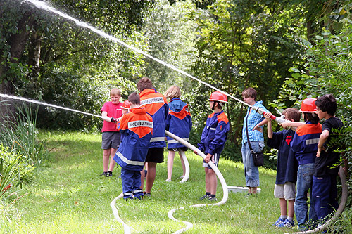 Feuerwehr-FErienpgrogramm.jpg Feuerwehr FErienpgrogramm