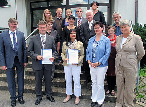 Stolpersteine-werden-zu-Bausteinen.jpg Stolpersteine werden zu Bausteinen