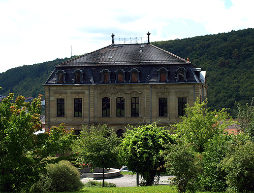 500 Villa Huebner