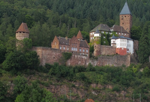 Schloss Zwingenberg weidlich