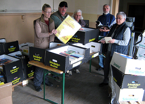 500-Buecher-sortiert.jpg 500 Buecher sortiert