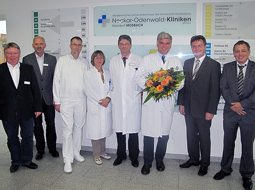 Chefarzt-begruesst.jpg Chefarzt begruesst