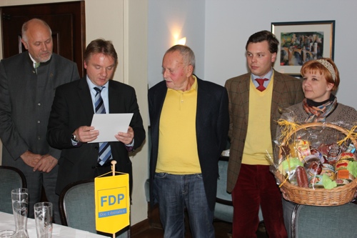 FDP ernennt Ehrenvorsitzenden.jpg FDP ernennt Ehrenvorsitzenden