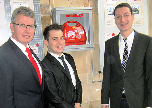 500-Defibrillator_Sparkasse.jpg 500 Defibrillator Sparkasse