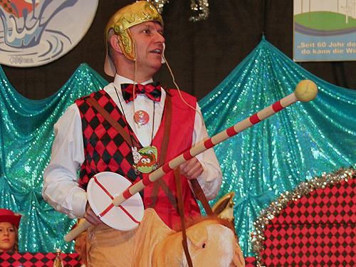 Buergermeister-Rippberger-kaempft-gegen-Windmuehlen.jpg Buergermeister Rippberger kaempft gegen Windmuehlen