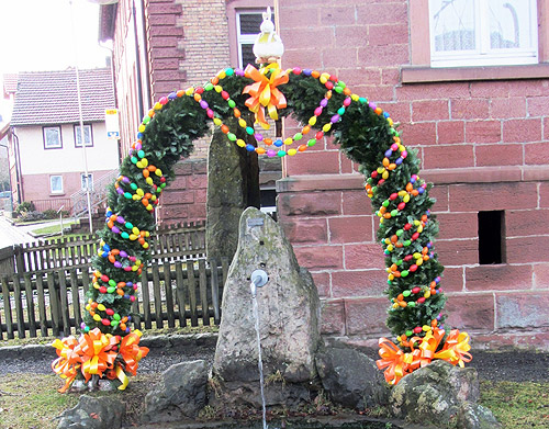 Osterbrunnen Donebach