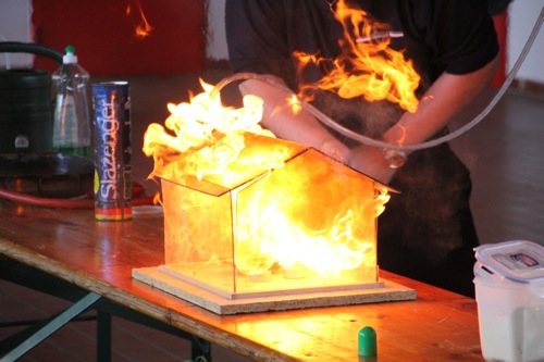 mehlstaubexplosion.jpg Mehlstaubexplosion