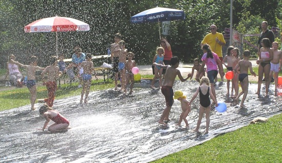 Wasserrutsche.jpg Wasserrutsche