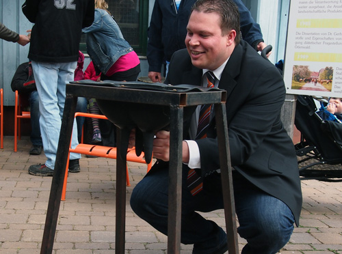 500 Stutenmilchfest Haas als Melker