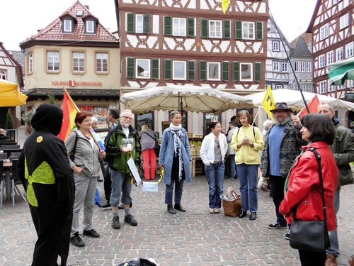 Mahnwache 2014-04.jpg Mahnwache 2014 04