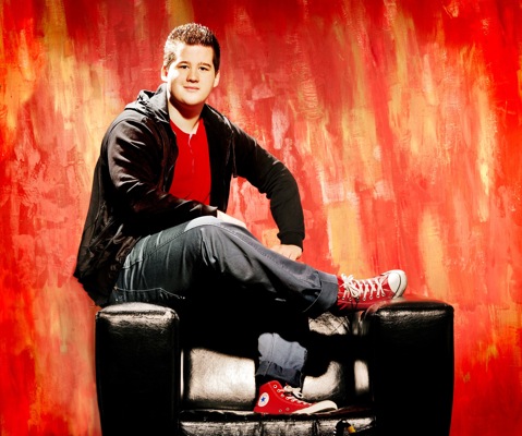 02_pr_foto_sitzend_ctall.jpg 02 pr foto sitzend ctall