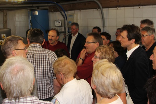 Glaeserne Produktion 0706 005.jpg Glaeserne Produktion 0706 005.jpg