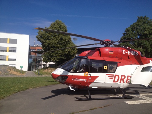 Vom Hubschrauber direkt ins Gebaeude.jpg Vom Hubschrauber direkt ins Gebaeude.jpg