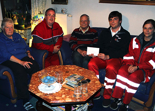 500-Jubelpaar-unterstuetzt-Rettungswagen-fuer-Waldbrunn.jpg 500 Jubelpaar unterstuetzt Rettungswagen fuer Waldbrunn