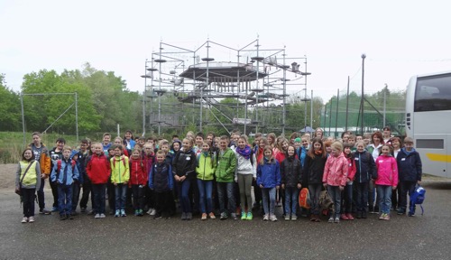 Gruppenbild VR-Primax-Ausflug Hochseilgarten klein.jpg Gruppenbild VR Primax Ausflug Hochseilgarten klein
