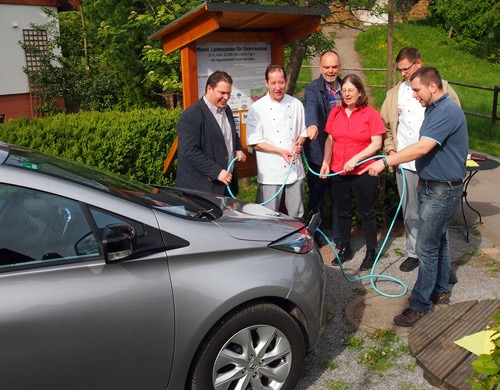 500E Tankstelle Muelben eingeweiht
