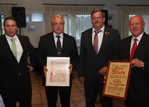 500 Ehrenbuerger und Ehrenring mit M Haas