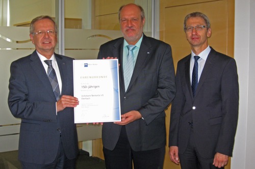 Ueberreichung IHK Urkunde.JPG Überreichung IHK Urkunde