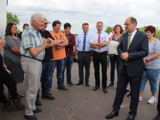 Minister Schmidt besucht Direktvermarktungs-Pionier » NOKZEIT