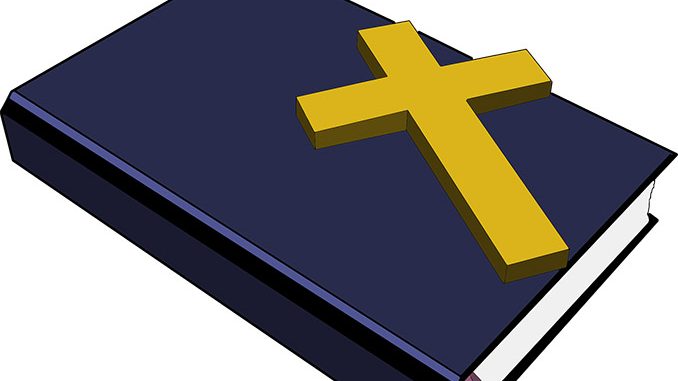 Symbolbild Bibel und Kirche