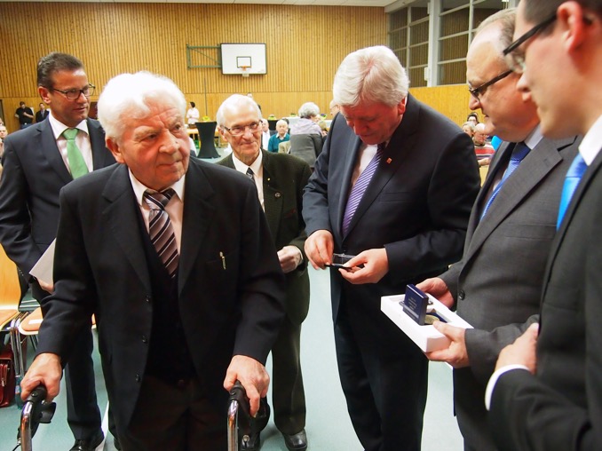 24 02 16 Gruendungsmitglied Willi Essig Vordergrund