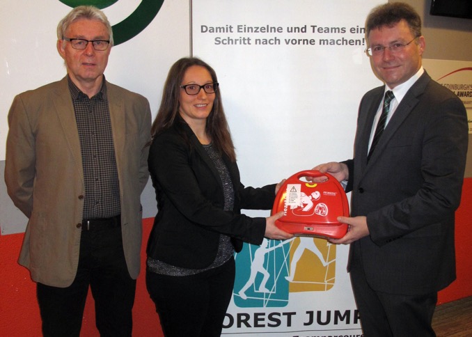 11 03 16 Uebergabe Defi Forest Jump