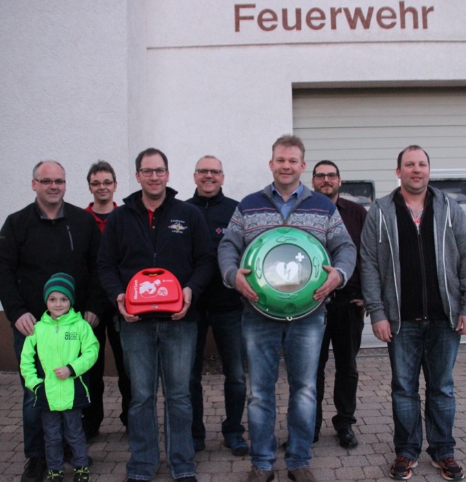 Langenelz bekommt Defibrillator NOKZEIT