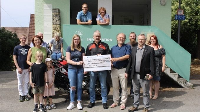 380A33D0 84DD 4164 A745 783BA55D924E