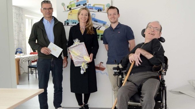 24E198B5 601E 4334 8CCE E571B23C1925