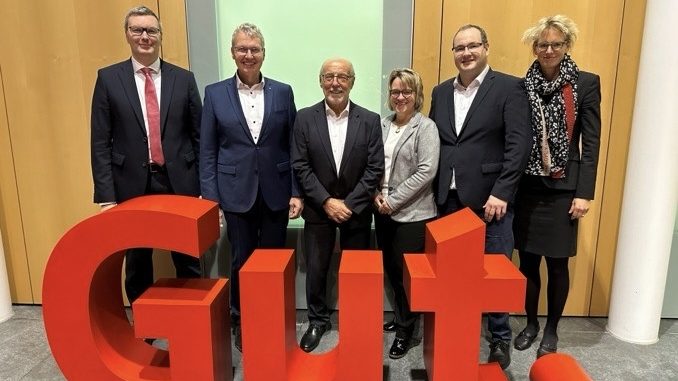 80AE9E10 4E4A 4774 BF8D 7C089E1A5D4C