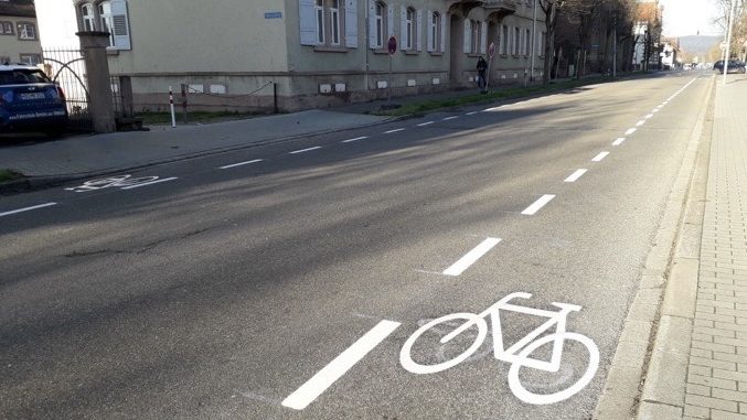 85626485 6B5C 45EE A23C 66CA67EF1204