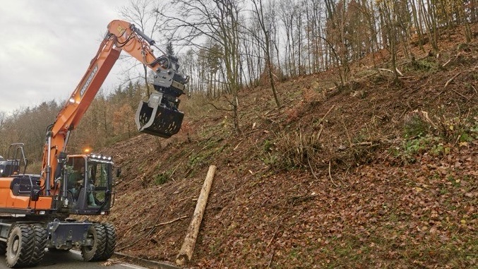 9FF9C228 B351 4CA5 8B0A 2AB1CE846EB5