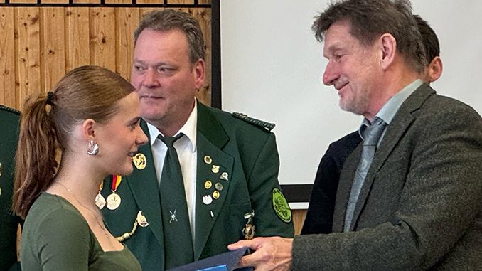 kp-nje-2024-wb-sportlerehrung-gold.jpg Kp nje 2024 wb sportlerehrung gold.jpg