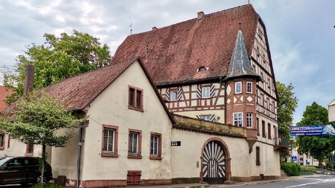 schloss adelsheim.jpg