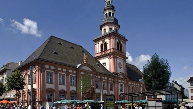 Marktplatz zu Gedenkort erklärt