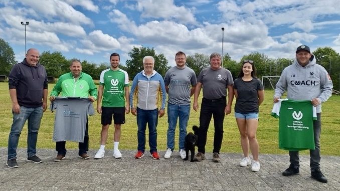 Neue Trikots für den FSV Waldbrunn
