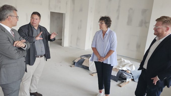 Regierungspräsidentin besucht Winterhauch-Campus