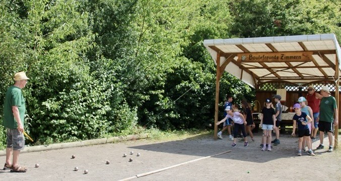 Ein Nachmittag bei den Boulefreunden