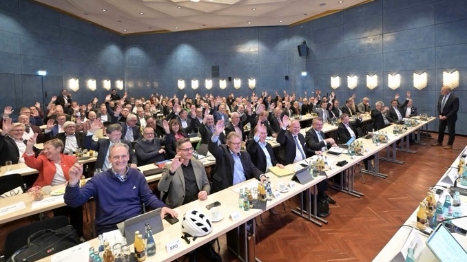 „Regionalparlament“ hat gewählt „Regionalparlament“ hat gewählt