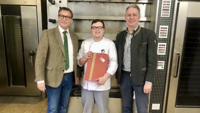 Junger Bäcker setzt Tradition fort