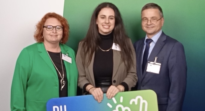 Prüfungsbeste Kauffrau im Gesundheitswesen geehrt