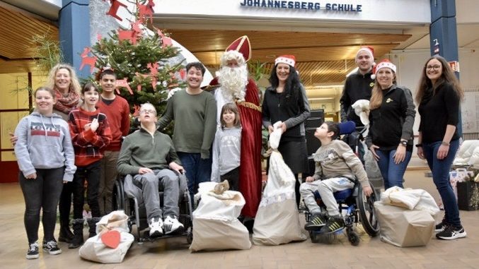 Geschenkesäcke lassen Augen leuchten