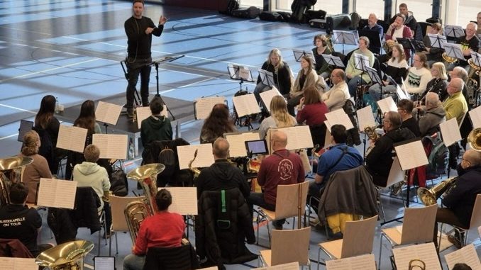 Musiker aus 30 Vereinen spielen gemeinsam