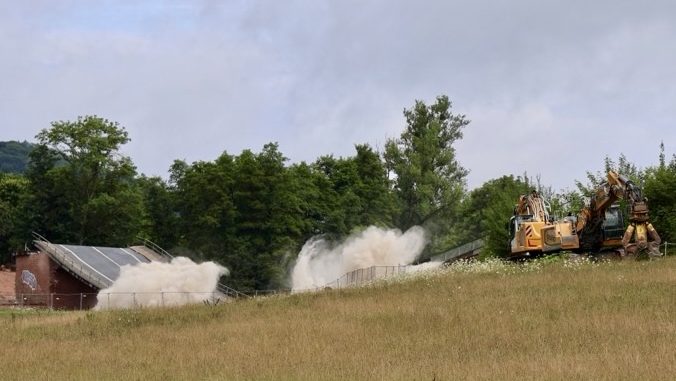 B 45: Talbrücke erfolgreich gesprengt