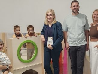 Ministerin Nina Warken auf Sommertour