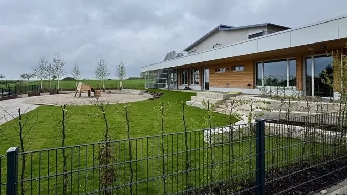 17615516820227 ENH42c.webp